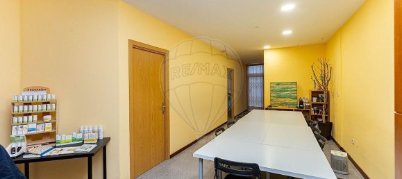 100m² Commercial property in Matosinhos, Portugal No. 67773 15