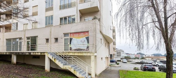 100m² Commercial property in Matosinhos, Portugal No. 67773 16