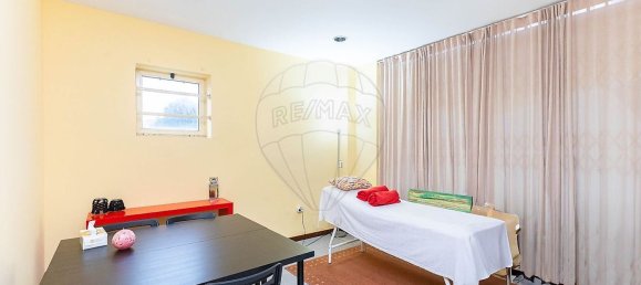 100m² Commercial property in Matosinhos, Portugal No. 67773 11