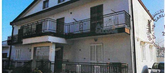 Квартира с 4 комнатами в Сантерамо ин Колле, Италия № 96415 6