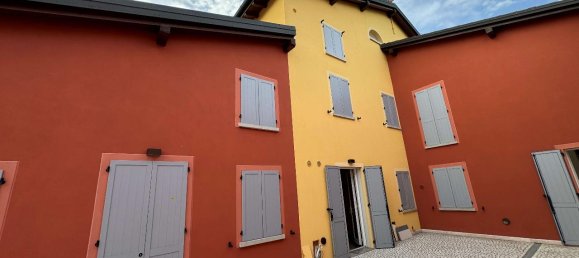 7 rooms Apartment in Modena, Italy No. 177830 7