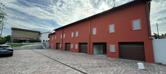 7 rooms Apartment in Modena, Italy No. 177830 10