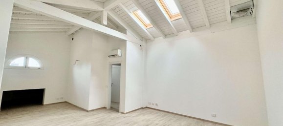 7 rooms Apartment in Modena, Italy No. 177830 13