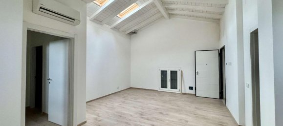 7 rooms Apartment in Modena, Italy No. 177830 15