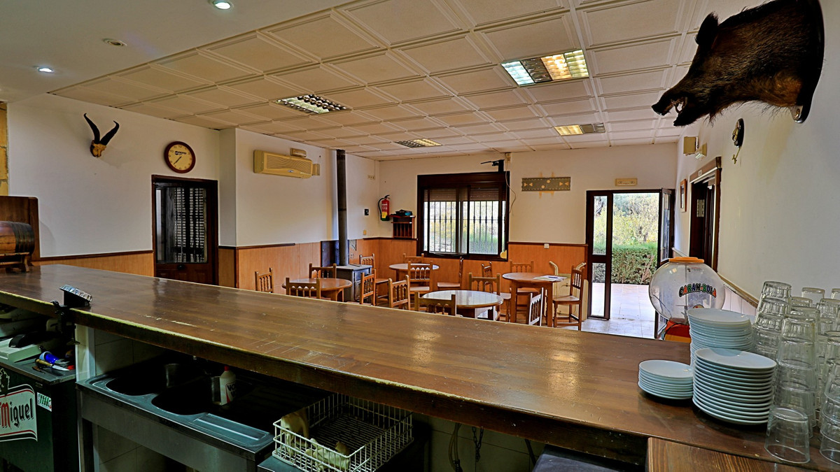 6 bedrooms Commercial property in Alfarnatejo, Spain No. 65608