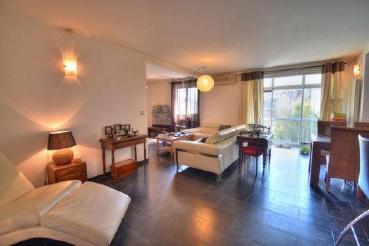 3 bedrooms Condo in Montpellier, France No. 32788