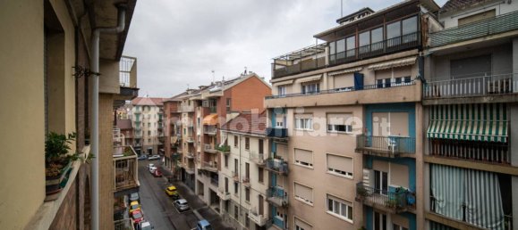 1 chambre Appartement à Turin, Italy No. 273223 5