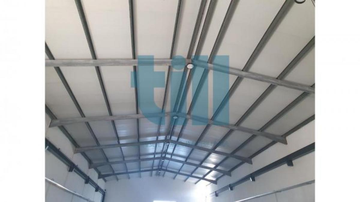 807m² Factory in Porto, Portugal No. 8427