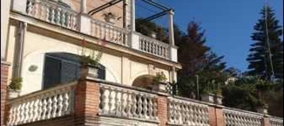 3-salle Appartement à Anzio, Italy No. 235169 4