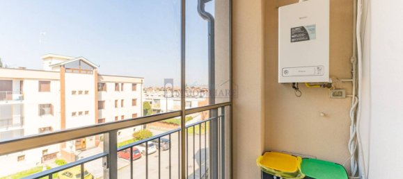 2 chambres Appartement à San Donato Milanese, Italy No. 98415 11