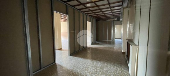 15-Zimmer Gewerbliche Immobilie in Vittuone, Italy, Nr. 137742 22