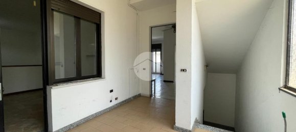 15-Zimmer Gewerbliche Immobilie in Vittuone, Italy, Nr. 137742 11