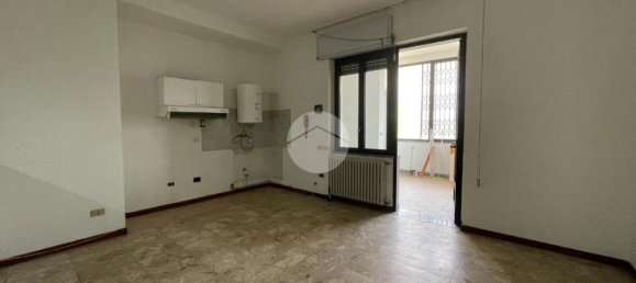 15-Zimmer Gewerbliche Immobilie in Vittuone, Italy, Nr. 137742 18