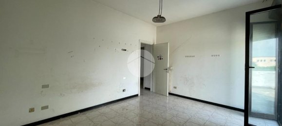 15-Zimmer Gewerbliche Immobilie in Vittuone, Italy, Nr. 137742 14