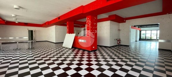 15-Zimmer Gewerbliche Immobilie in Vittuone, Italy, Nr. 137742 7