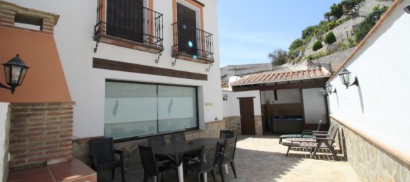 3 bedrooms House in Salares, Spain No. 58674 2