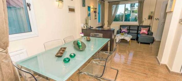 4 bedrooms Commercial property in Larnaca, Cyprus No. 17975 6