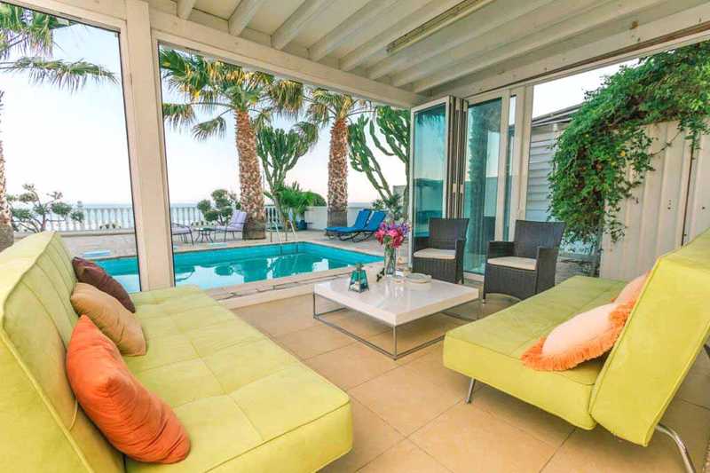 4 bedrooms Commercial property in Larnaca, Cyprus No. 17975