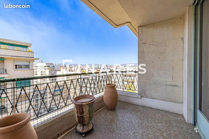 Apartamento de 2 dormitorios en Marseille, France No. 315331