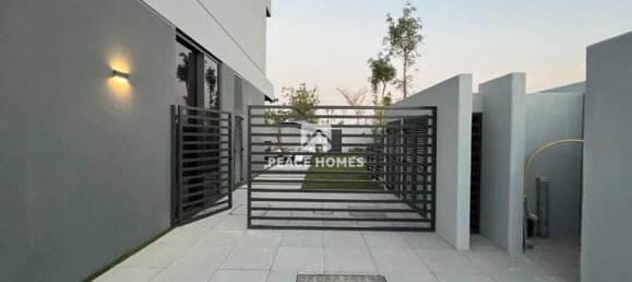 4 bedrooms Villa in Tilal City, UAE No. 16372 6