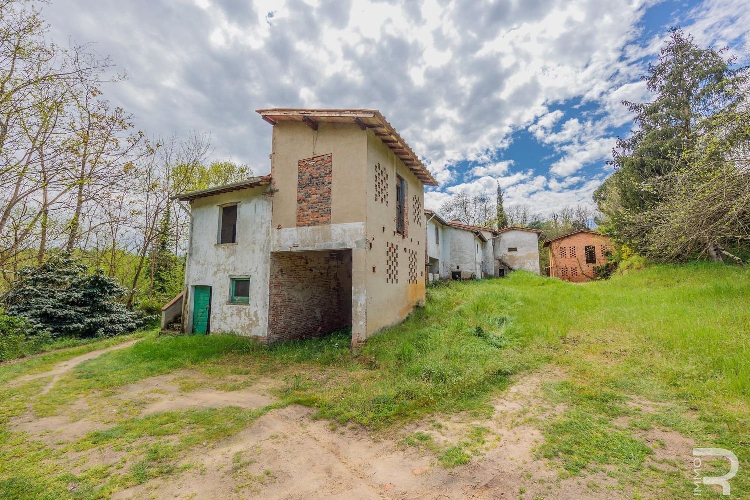 10 rooms House in San Giovanni Valdarno, Italy No. 79797