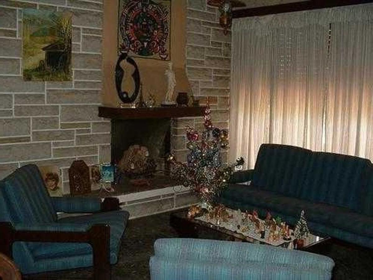 3 bedrooms House in Malvinas Argentinas, Argentina No. 58193