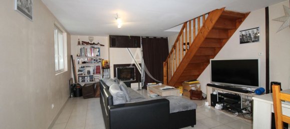 2 bedrooms House in Loir-et-Cher, France No. 85816 2