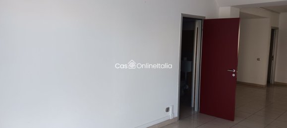 82m² Commercial property in Camaiore, Italy No. 35766 11