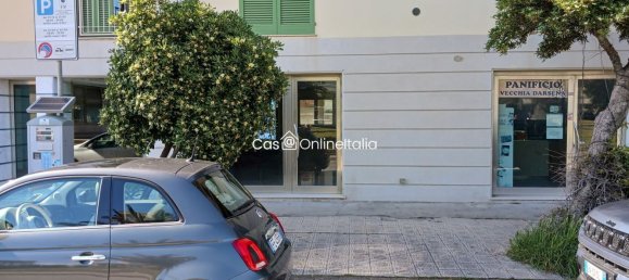 82m² Commercial property in Camaiore, Italy No. 35766 4