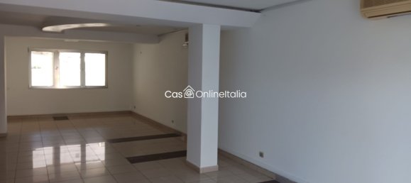 82m² Commercial property in Camaiore, Italy No. 35766 7