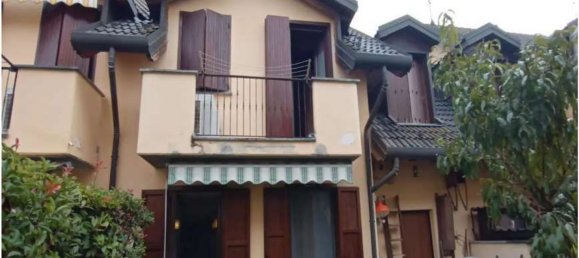 5 rooms House in Gambolò, Italy No. 202677 3