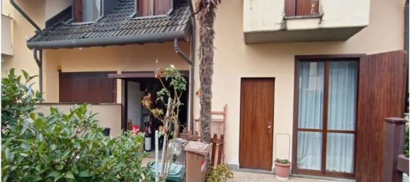 5 rooms House in Gambolò, Italy No. 202677 4