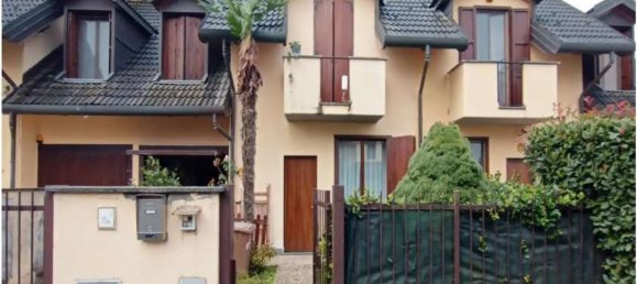 5 rooms House in Gambolò, Italy No. 202677 2