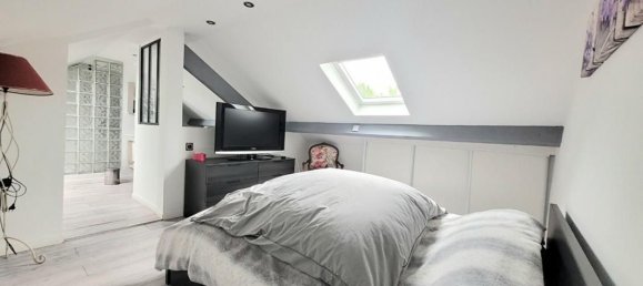 Casa de 3 dormitorios en Val-d'Oise, France No. 327216 9