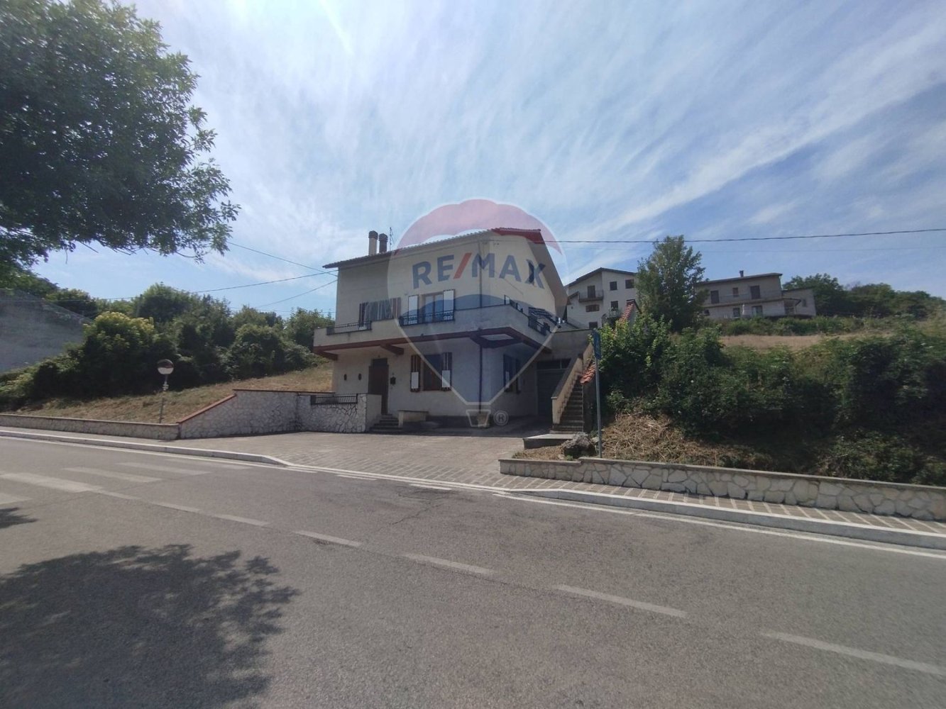 10 bedrooms House in Castel di Ieri, Italy No. 331378