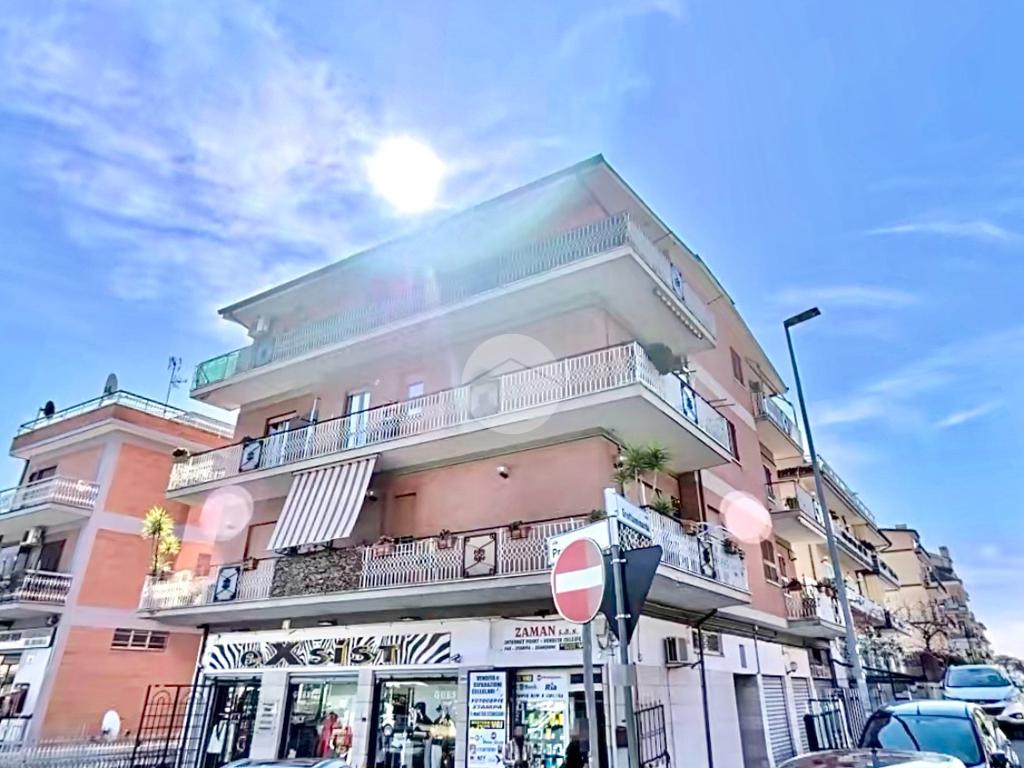 Квартира с 2 спальнями в Рим, Италия № 52705