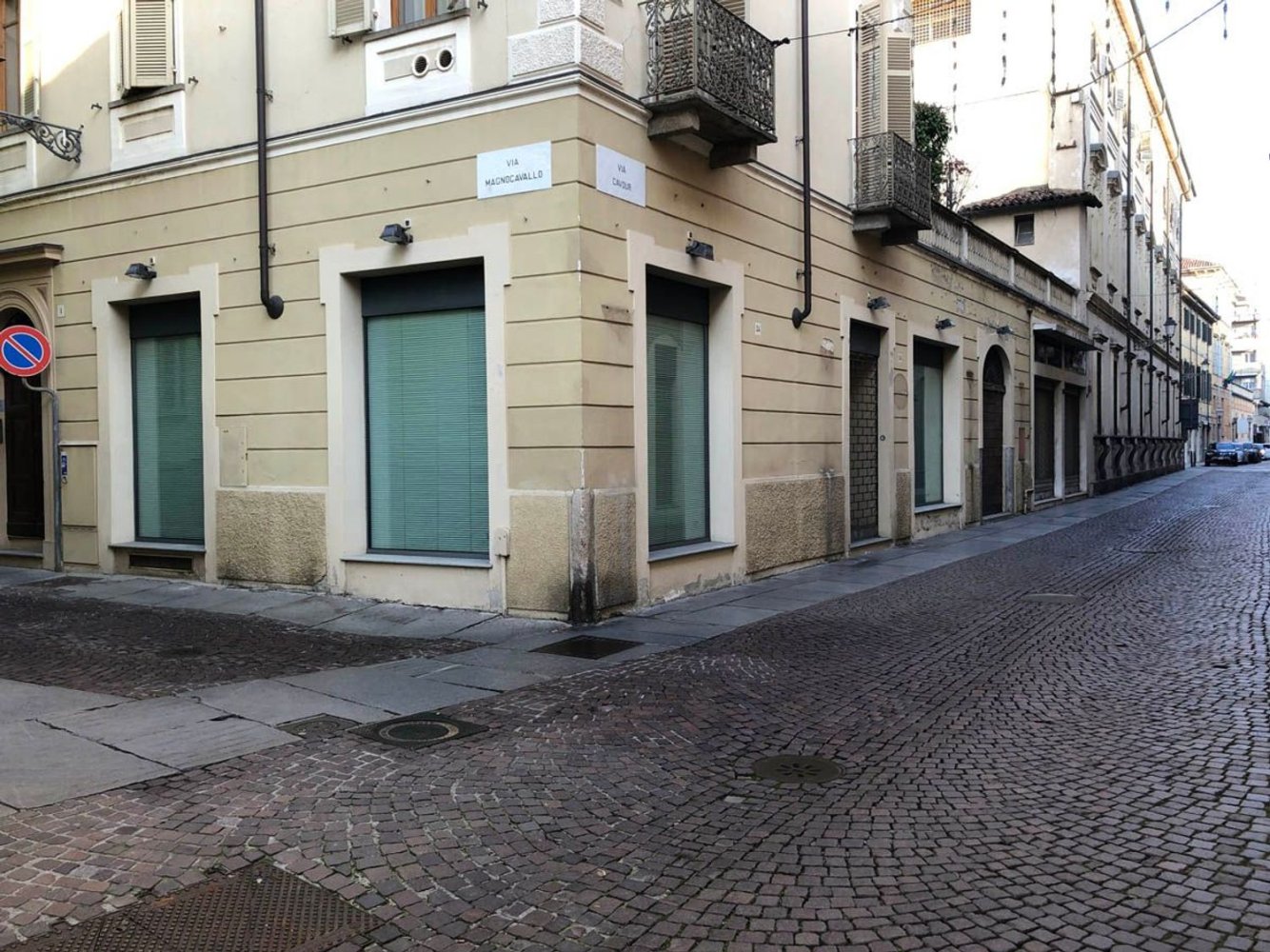 Propriété commerciale à Casale Monferrato, Italy 180m² No. 133173