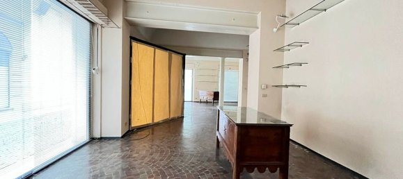 Propriété commerciale à Casale Monferrato, Italy 180m² No. 133173 18