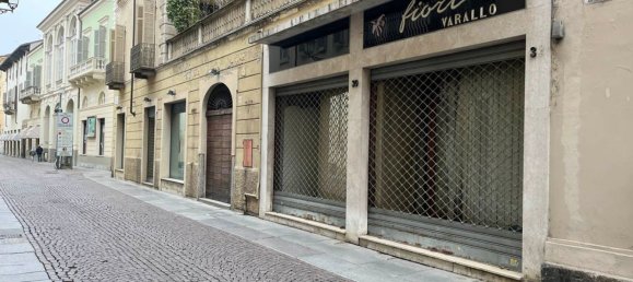 Propriété commerciale à Casale Monferrato, Italy 180m² No. 133173 11