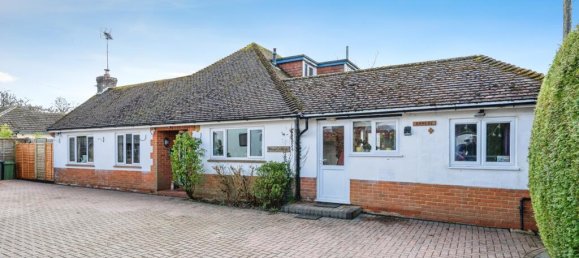 4 bedrooms House in Hindhead, United Kingdom No. 10395 3