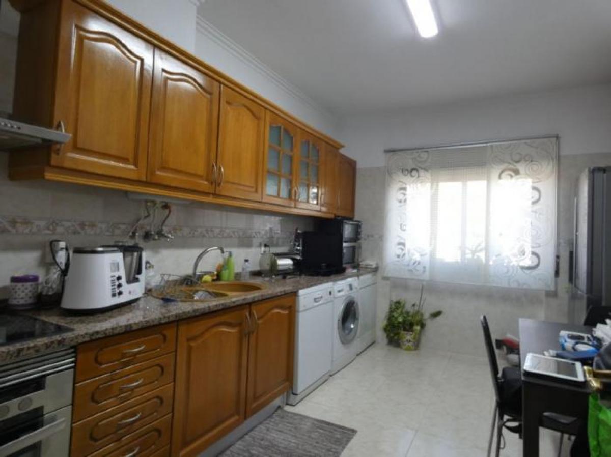 3 bedrooms Apartment in Seixal, Portugal No. 581