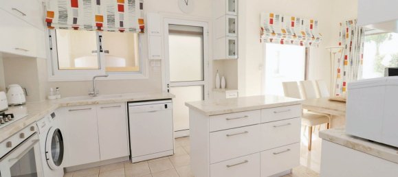 4 bedrooms Villa in Coral Bay, Cyprus No. 22580 3