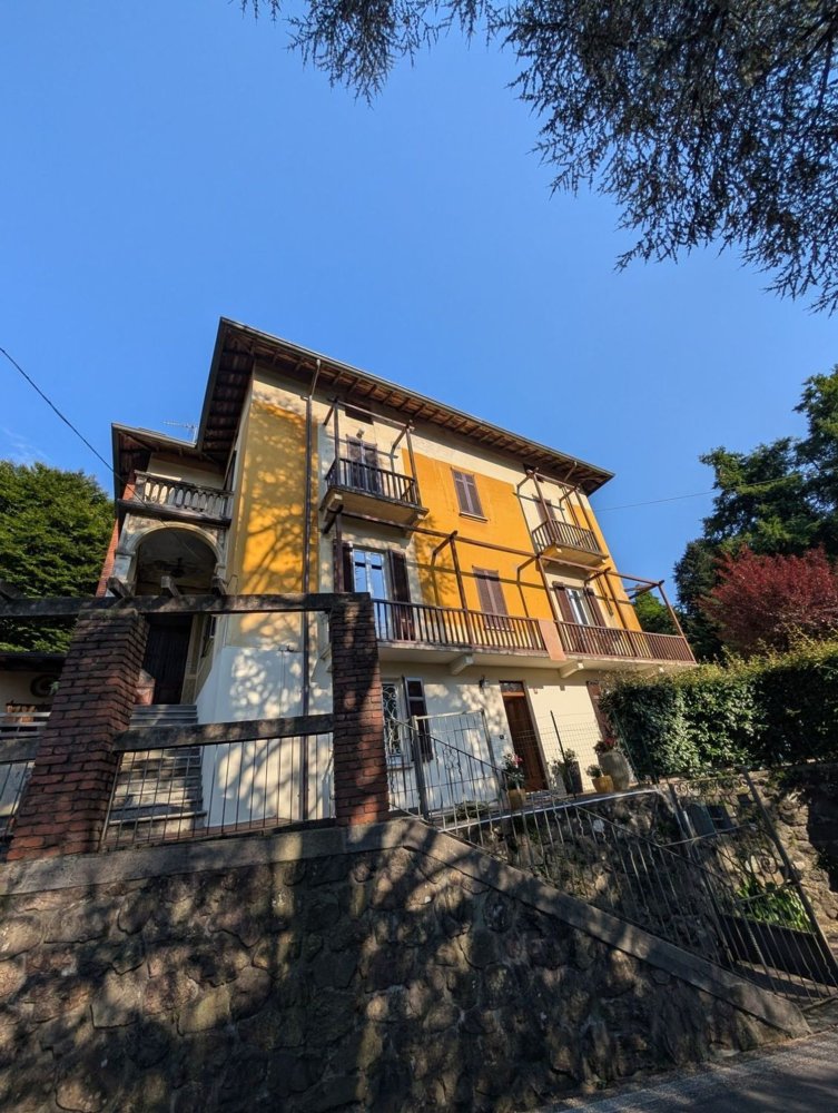 4 Schlafzimmer Wohnung in Valganna, Italy, Nr. 385433