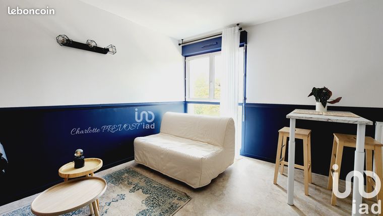 Estudio en Saint-Denis, France No. 363943