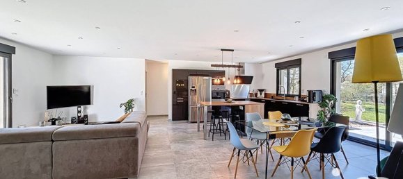 3 bedrooms House in Romorantin-Lanthenay, France No. 39590 9