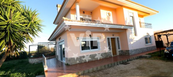 4 bedrooms Villa in Faro, Portugal No. 122324 2