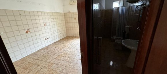 Apartamento de 3 habitaciónes en Barletta, Italy No. 26152 12
