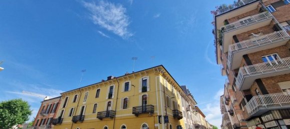 2 bedrooms Apartment in Cuneo, Italy No. 339119 2