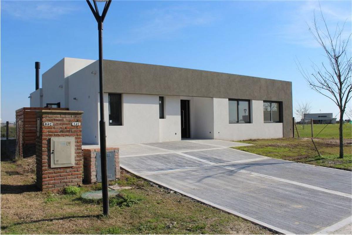 3 bedrooms House in Escobar, Argentina No. 64032