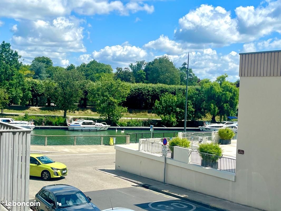 3 bedrooms Apartment in Saintes, France No. 293298